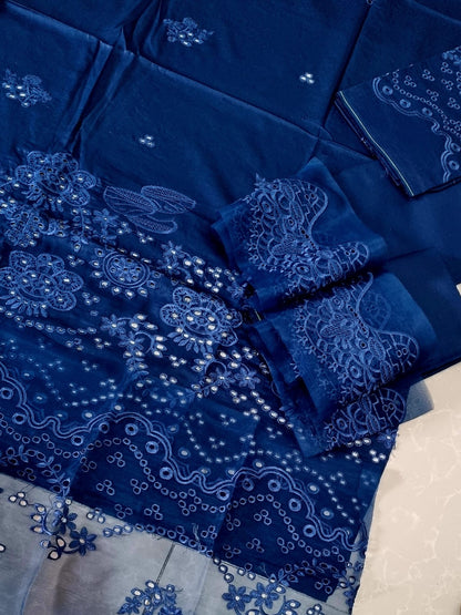 Zainab Chottani Embroidered Chicken Kari