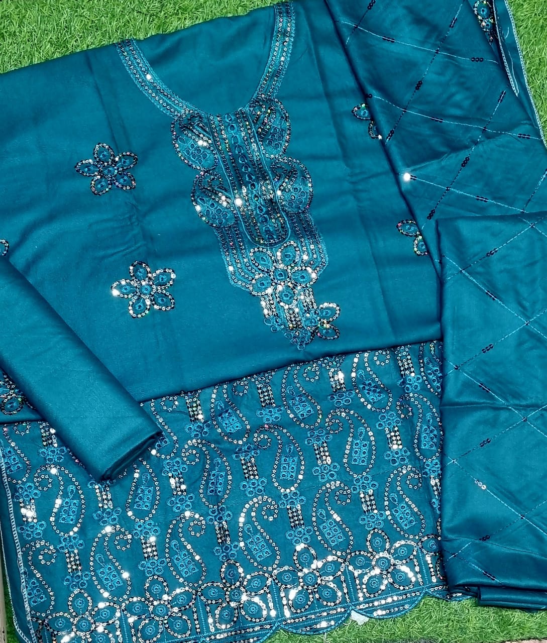 Dhanak Chicken Kari  Embroidered Winter Wear 3pc