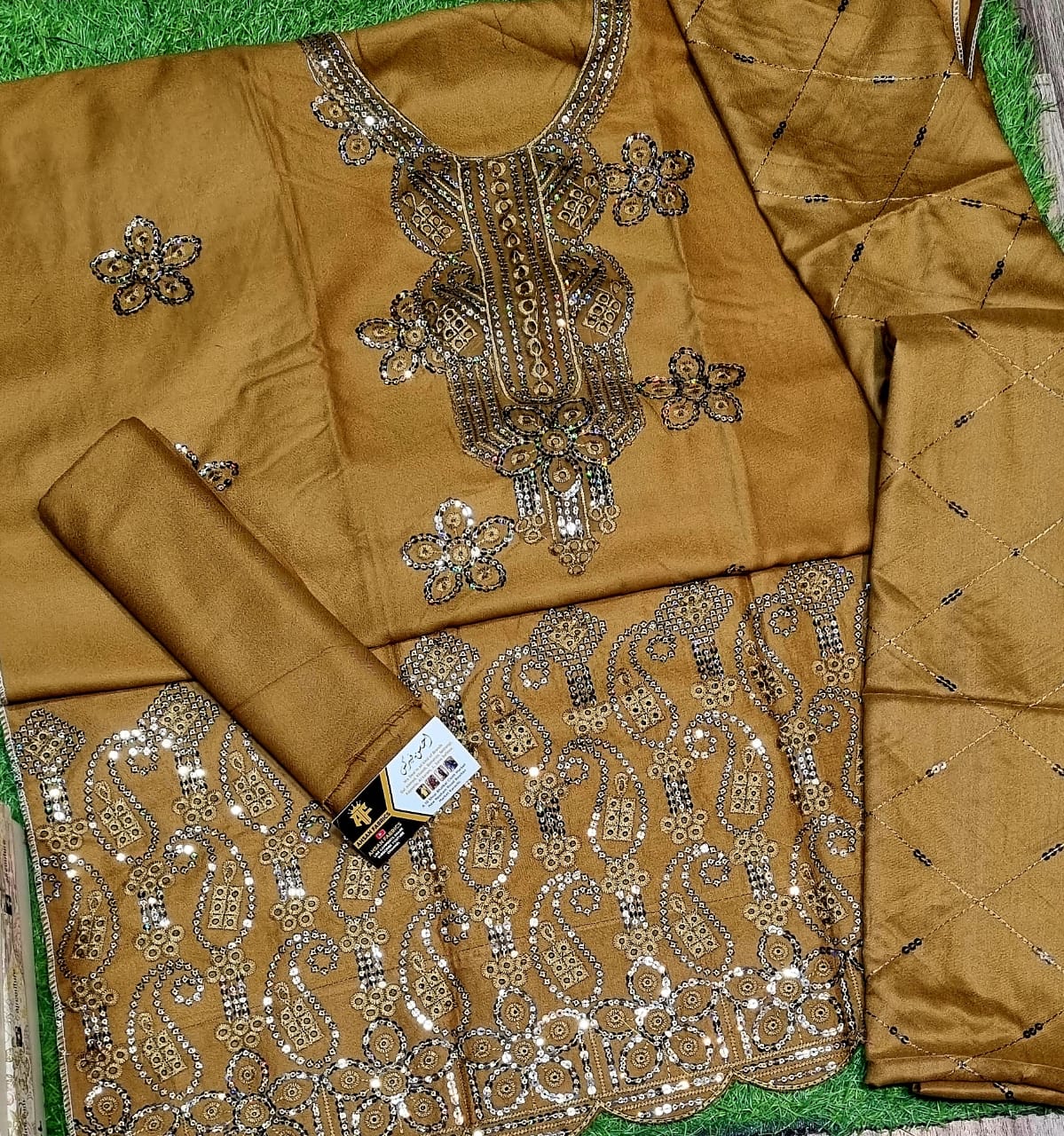 Dhanak Chicken Kari  Embroidered Winter Wear 3pc